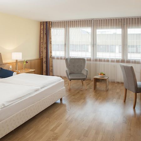 Hotel Burgenland ไอเซนชตัดท์ ภายนอก รูปภาพ