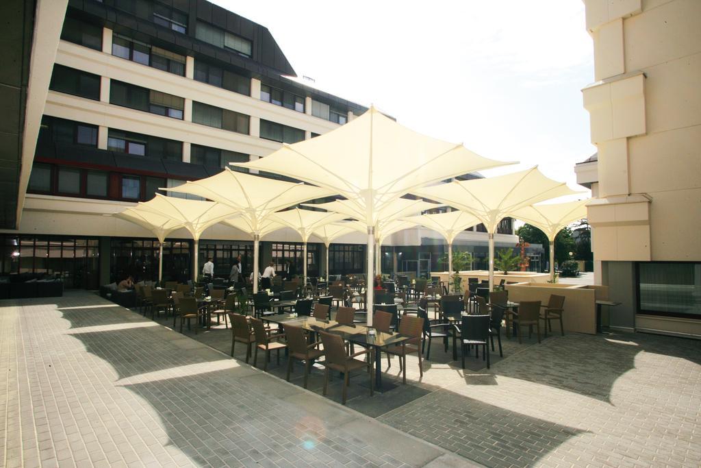 Hotel Burgenland ไอเซนชตัดท์ ภายนอก รูปภาพ