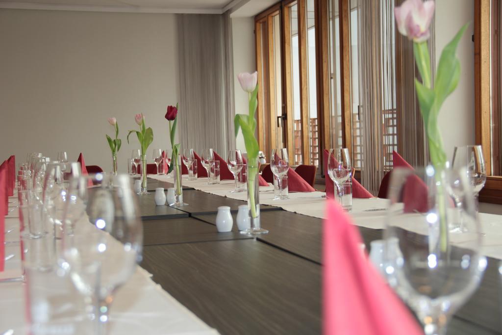 Hotel Burgenland ไอเซนชตัดท์ ภายนอก รูปภาพ