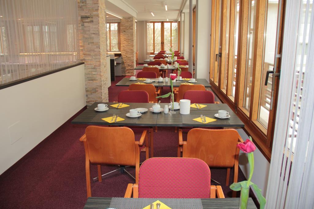 Hotel Burgenland ไอเซนชตัดท์ ภายนอก รูปภาพ