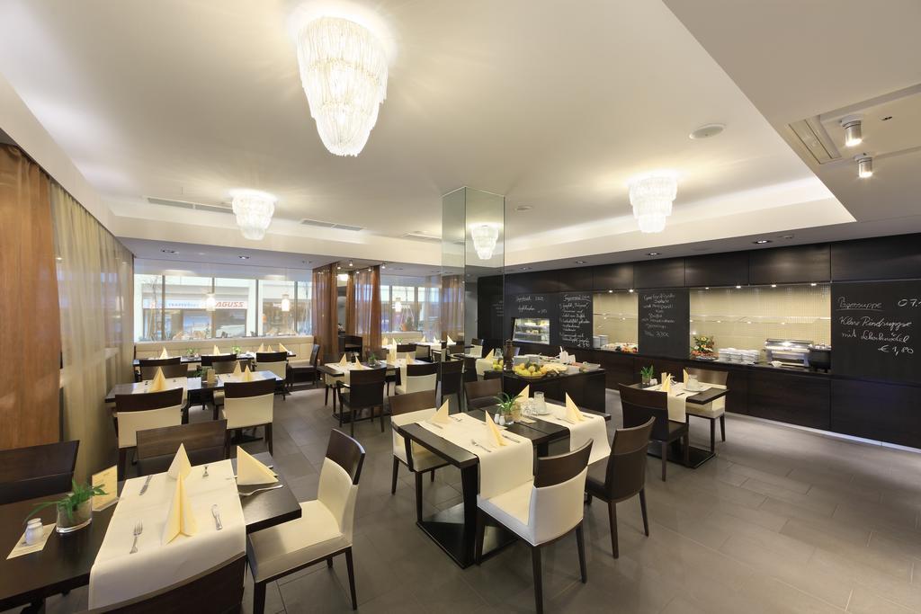 Hotel Burgenland ไอเซนชตัดท์ ภายนอก รูปภาพ
