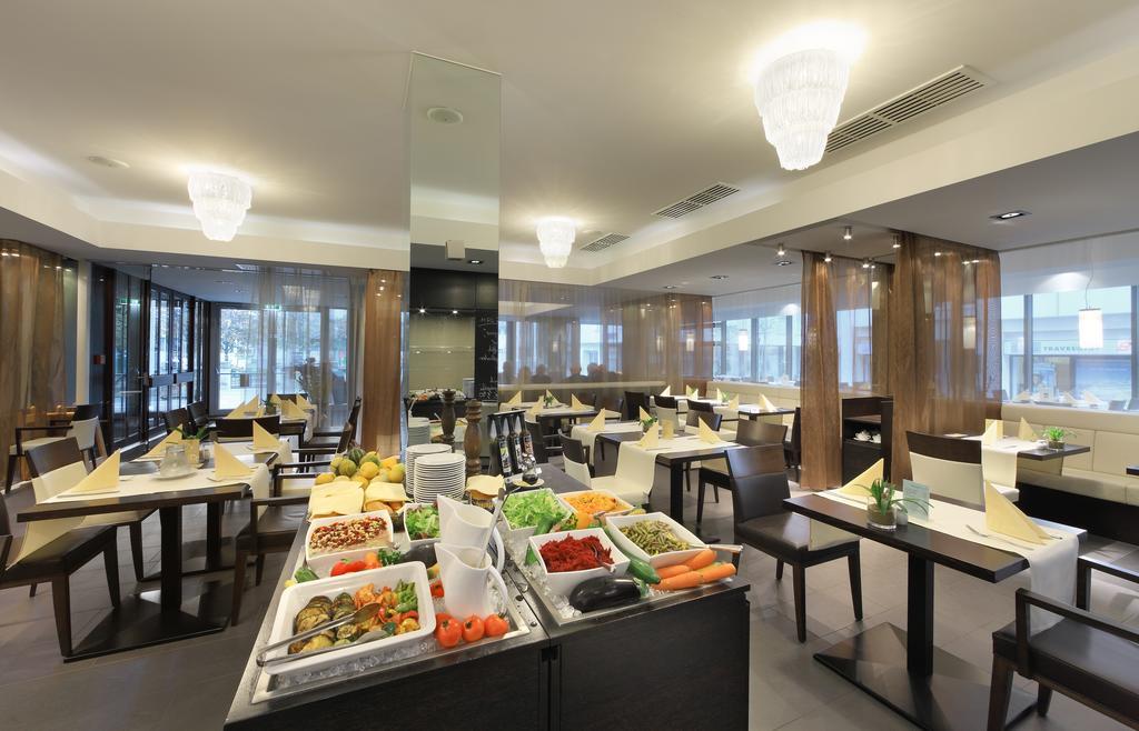 Hotel Burgenland ไอเซนชตัดท์ ภายนอก รูปภาพ