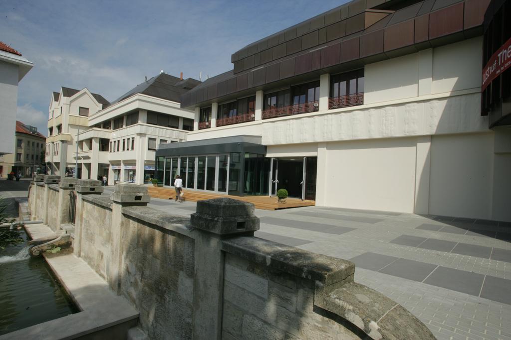Hotel Burgenland ไอเซนชตัดท์ ภายนอก รูปภาพ